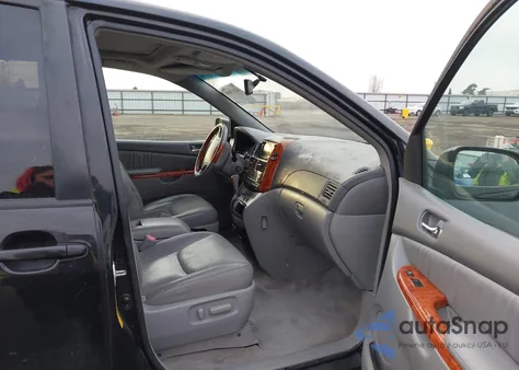 2008 Toyota Sienna Limited z USA, uszkodzony, nr VIN 5TDZK22C98S163548